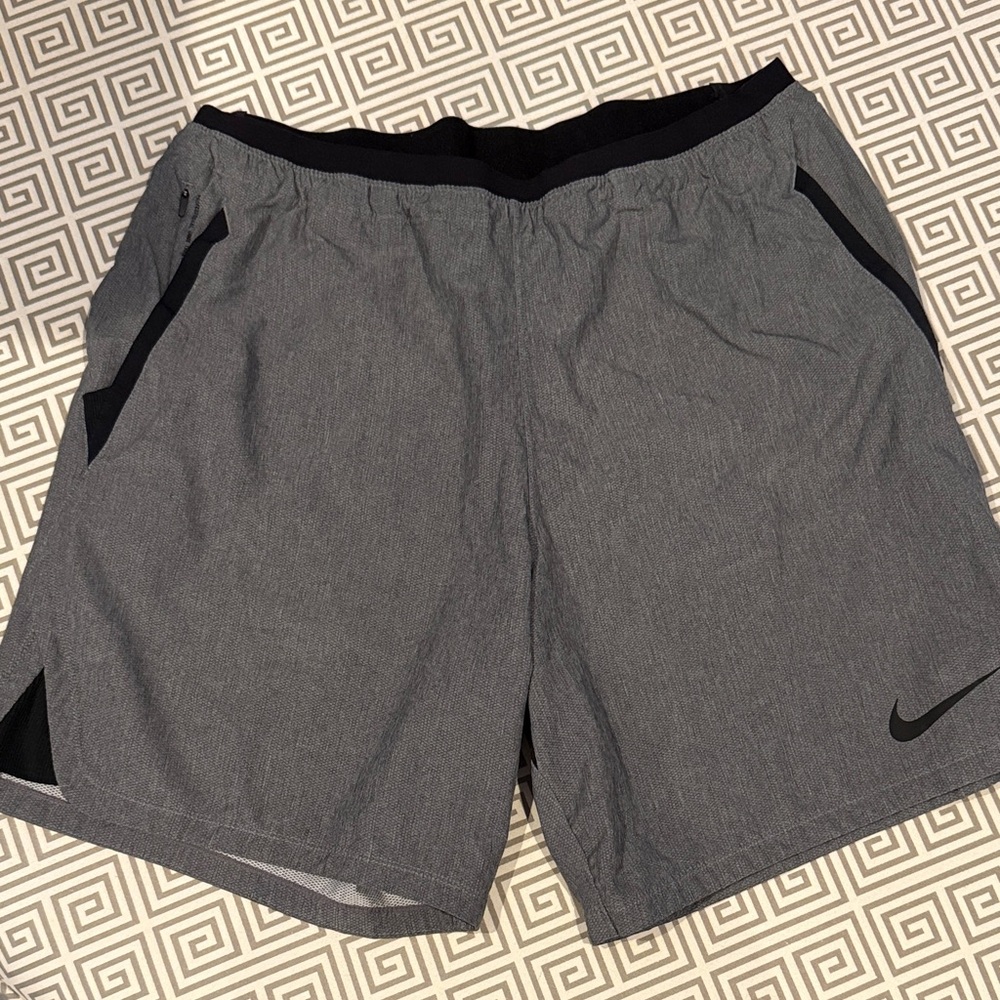 Nike Men's Black and Gray Dri-Fit Shorts
